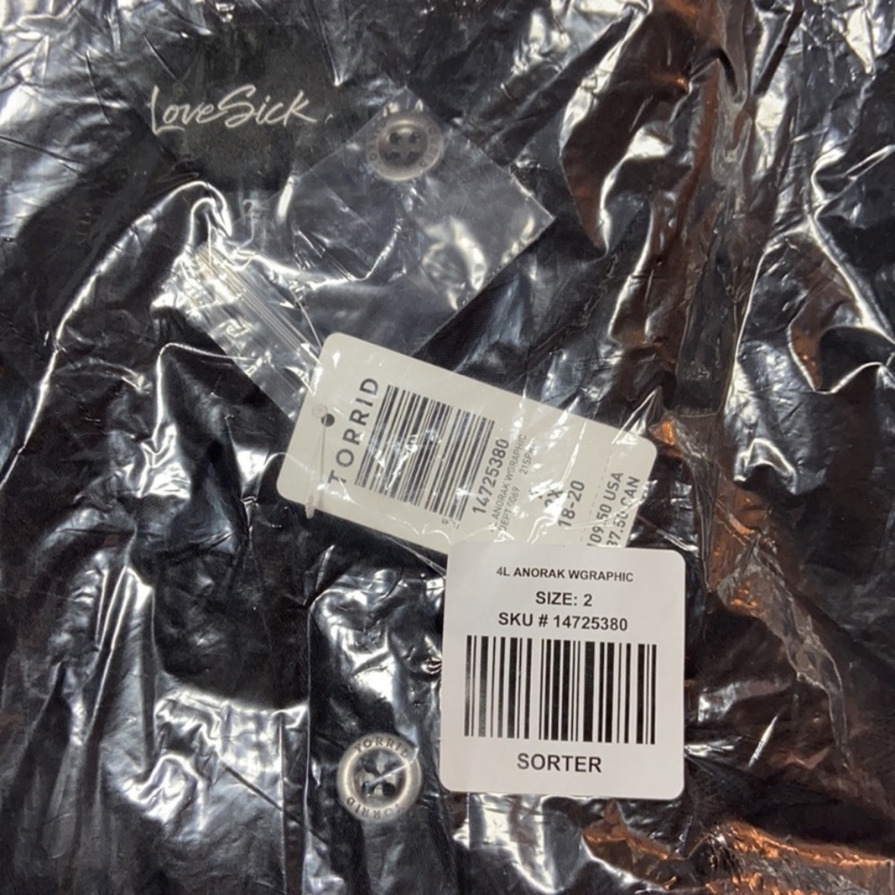 Torrid X Lovesick Black Wash Twill Anorak with Skull Sequin Detail NEW - Picture 9 of 10